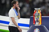 Gareth Southgate geht am EM.-Pokal vorbei