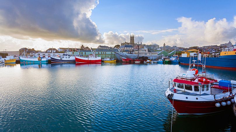 Apanhe o comboio noturno para Penzance, na Cornualha, Reino Unido.