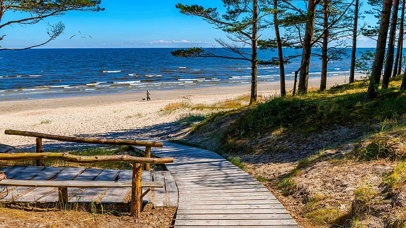 Jūrmala é popular entre os frequentadores de praias na Letónia.