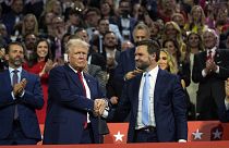 Trump és alelnök-jelöltje, JD Vance a republikánusok kongresszusán, Milwaukeeban
