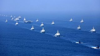 Közös kínai-orosz haditengerészeti hadgyakorlat kezdete a kínai Zhanjiang kikötőjében 2024. július 14-én