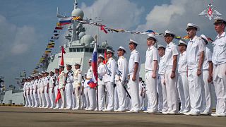 Китайские и российские моряки в Чжаньцзяне