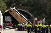 Au moins 45 personnes blessées, dont trois grièvement, dans un accident d'autocar sur l'autoroute de Barcelone.