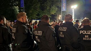 Берлин. Фанаты и полиция во время матча
