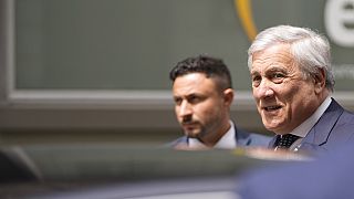 Imagen del ministro italiano de Asuntos Exteriores, Antonio Tajani, en primer plano.