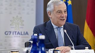 O ministro dos Negócios Estrangeiros da Itália, Antonio Tajani, fala durante uma reunião com membros do G7, quinta-feira, 11 de julho de 2024, durante a cimeira da NATO