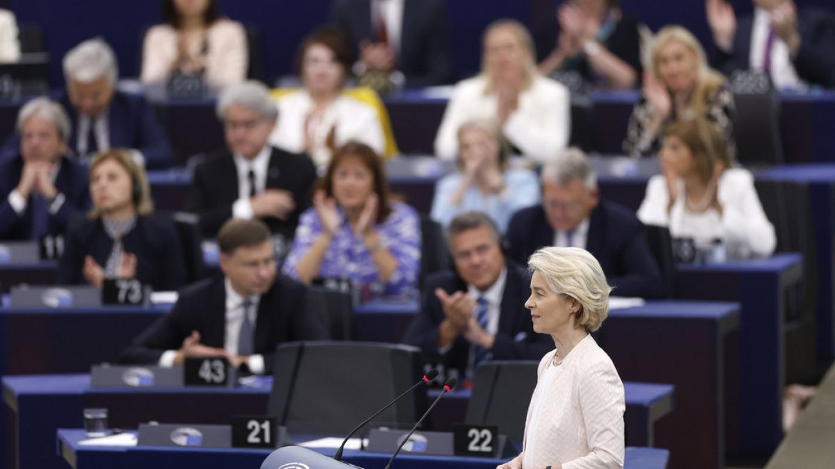 Ursula von der Leyen ha ricevuto la fiducia giovedì dal Parlamento Europeo per un altro mandato di 5 anni alla guida della Commissione Europea