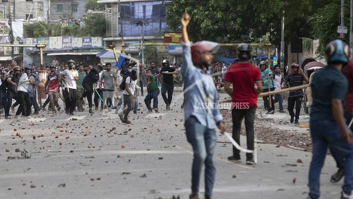 No Comment : les étudiants manifestent à Dacca depuis plusieurs jours
