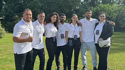 Quelques membres de l'équipe des réfugiées Olympiques à Bayeux en Normandie