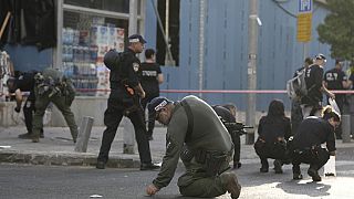 Ισραηλινές δυνάμεις ασφαλείας στο σημείο της φονικής έκρηξης στο Τελ Αβίβ