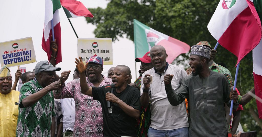 Le Nigeria double le salaire minimum des fonctionnaires