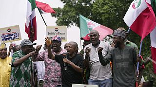 Le Nigeria double le salaire minimum des fonctionnaires