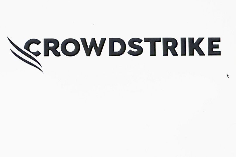 يظهر شعار شركة الأمن السيبراني CrowdStrike على الموقع الإلكتروني للشركة في صورة تم التقاطها في نيويورك يوم الجمعة 19 يوليو 2024.