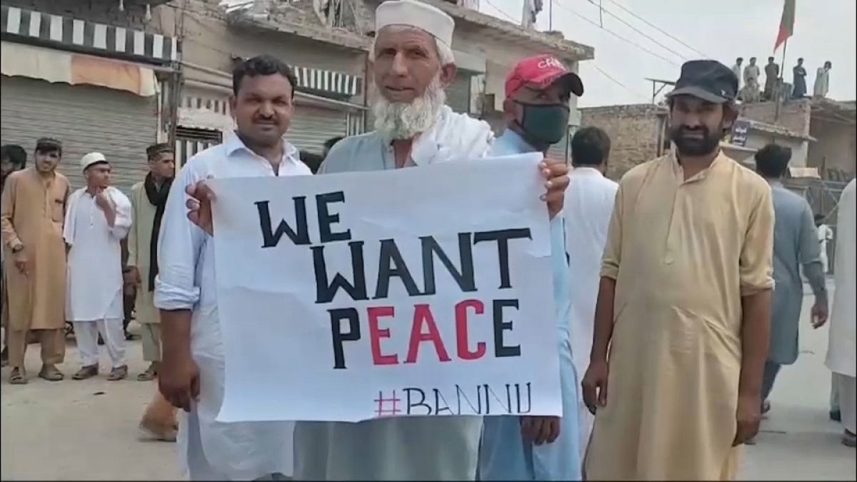 Marcha pela paz reuniu milhares de pessoas em Bannu