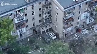 Schäden durch einen russischen Angriff auf ein Wohngebäude in Mykolaiv, 19. Juli 2024
