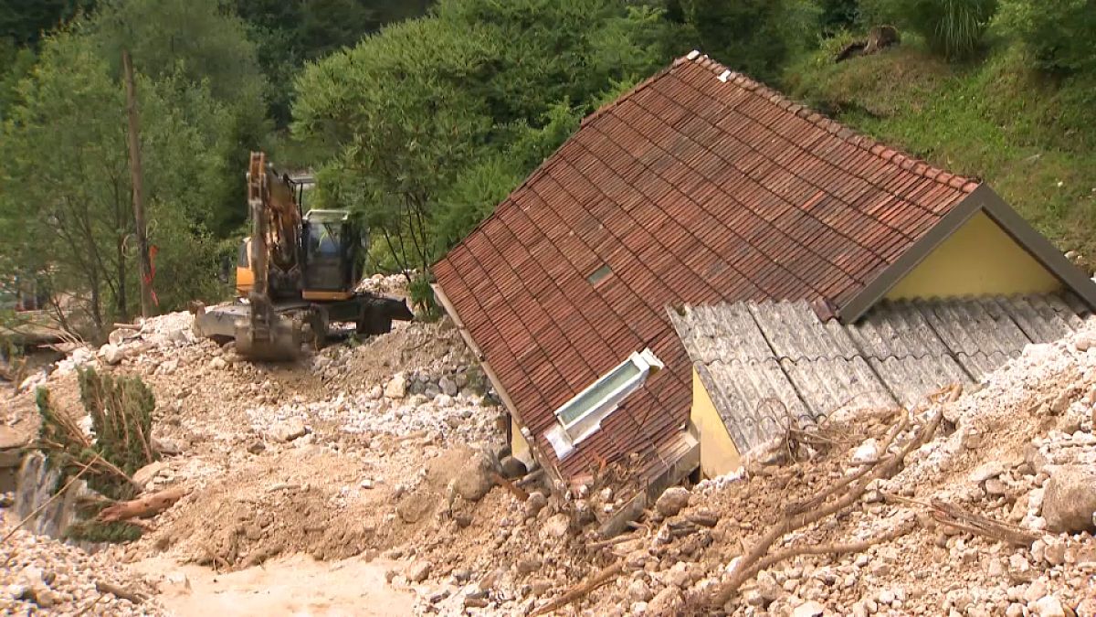 Une dizaines de maisons ont été endommagées par un glissement de terrain.