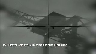 صورة من مشاهد نشرها الجيش الإسرائيلي توثق استهدافه مواقع تابعة للحوثيين في اليمن 