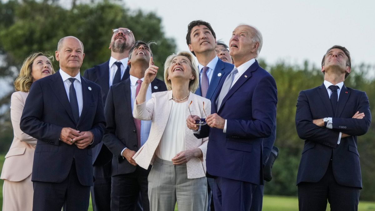 Il Presidente Joe Biden esce dal Giardino delle Rose della Casa Bianca a Washington, 27 settembre 2022.