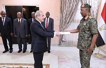 القائد العام للقوات المسلحة السودانية يلتقي السفير الإيراني- وكالة الأنباء السودانية