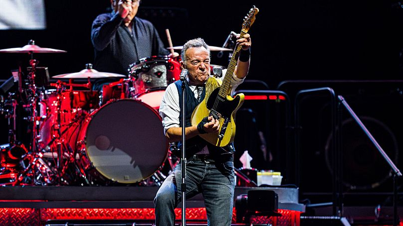 Bruce Springsteen & the E Street Band atuam durante um concerto na Strawberry Arena em Estocolmo, Suécia, na segunda-feira, 15 de julho de 2024