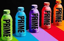 YouTuber'lar KSI ve Logan Paul'un içecek markası Prime ve hidrasyon ve performansı desteklemek için tasarlanan spor içeceği