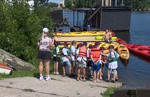 Alcuni bambini ucraini durante una delle attività estive in Lettonia