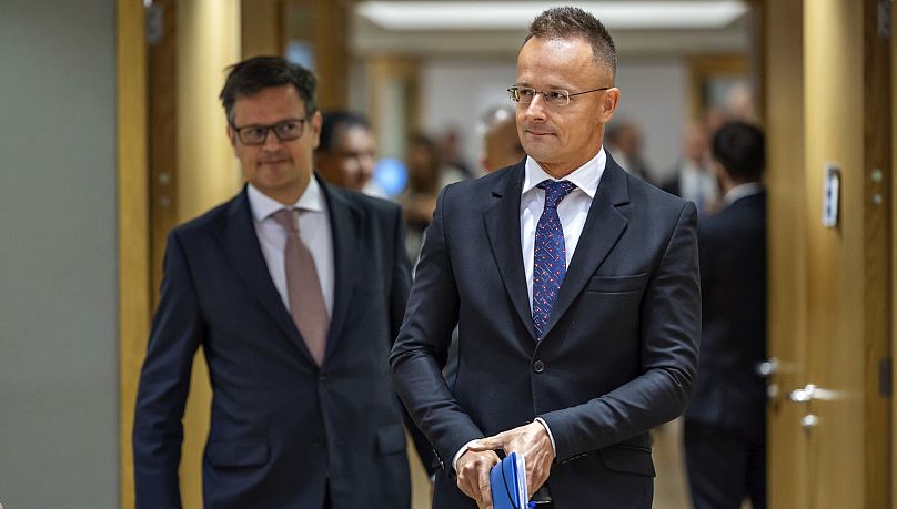 Péter Szijjártó, da Hungria, ameaçou levar a Ucrânia a tribunal por causa das restrições impostas à empresa Lukoil.