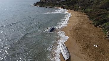 Kazaya karışan teknenin Türkiye'den yola çıktığı tespit edildi.