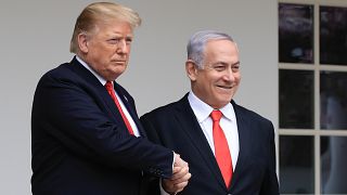 25 Mart 2019 tarihli bu dosya fotoğrafında Başkan Donald Trump, İsrail Başbakanı Binyamin Netanyahu'yu Washington'daki Beyaz Saray'da karşılarken görüntüleniyor.