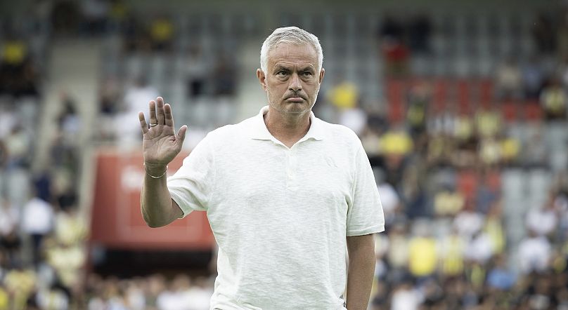 Fenerbahçe teknik direktörü Jose Mourinho, İsviçre'deki Stockhorn Arena'da oynanan UEFA Şampiyonlar Ligi 2. ön eleme turu ilk maçından önce görüntüleniyor. (23 Temmuz 2024)