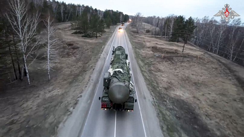 un lanceur de missiles balistiques intercontinentaux "Iars" lors d'un exercice militaire en Russie.