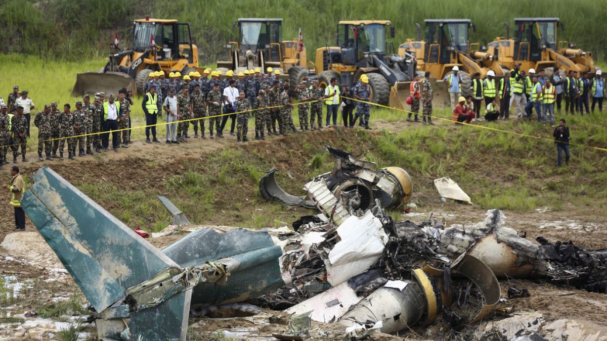 Bei dem missglückten Flugzeugstart in Nepal sind 18 Menschen ums Leben gekommen. 