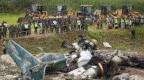 Обломки самолёта CRJ-200 компании Saurya Airlines
