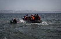 مهاجران سوری بر روی قایق بادی