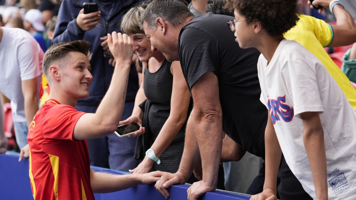 Aficionados de Uzbekistán en el partido de fútbol masculino contra España