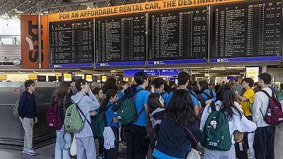 Flugreisende haben am Frankfurter Flughafen mit Verspätungen zu rechnen.