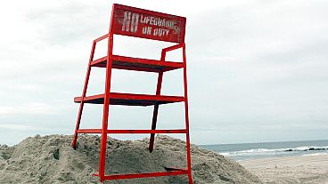 Úszómesteri szék az Atlanti-óceán partján az Egyesült Államokban