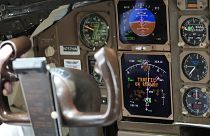 ¿Debe haber uno o dos pilotos en un avión comercial? Un conflicto entre los pilotos y la industria.