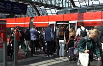 Die Deutsche Bahn will das Bahnsystem verbessern. 