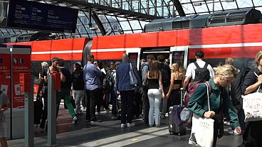 Die Deutsche Bahn will das Bahnsystem verbessern. 