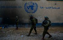 سربازان اسرائیلی در مقر اونروا در غزه در تاریخ ۸ فوریه ۲۰۲۴ 