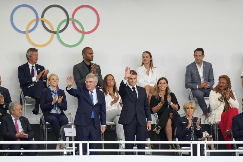 Le président français Emmanuel Macron et le président du Comité international olympique Thomas Bach.