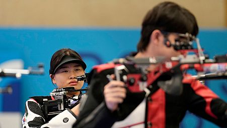 رقابت ورزشکاران کره جنوبی و چین برای کسب مدال طلا