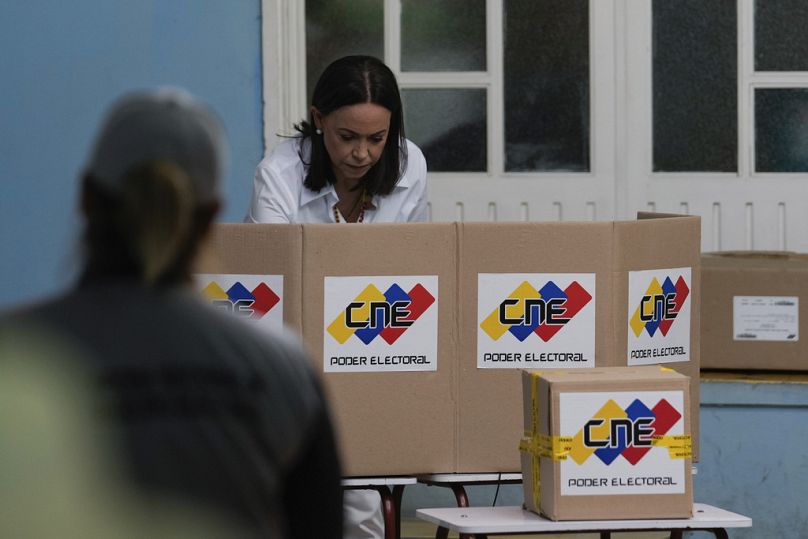 María Corina Machado votando. 