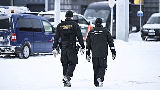 La nueva ley de emergencia finlandesa faculta a los guardias fronterizos para llevar a cabo retenciones.