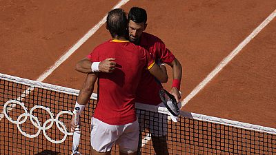 Novak Djokovic e Rafael Nadal dopo l'incontro ai Giochi Olimpici, Parigi, 29 luglio 2024