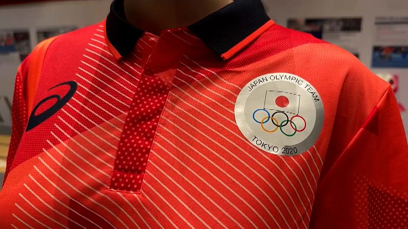 Un maillot recyclable de Tokyo 2020, sur le stand du Japon aux Jeux de Paris.