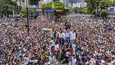Das wichtigste Oppositionsbündnis in Venezuela auf einer Kundgebung