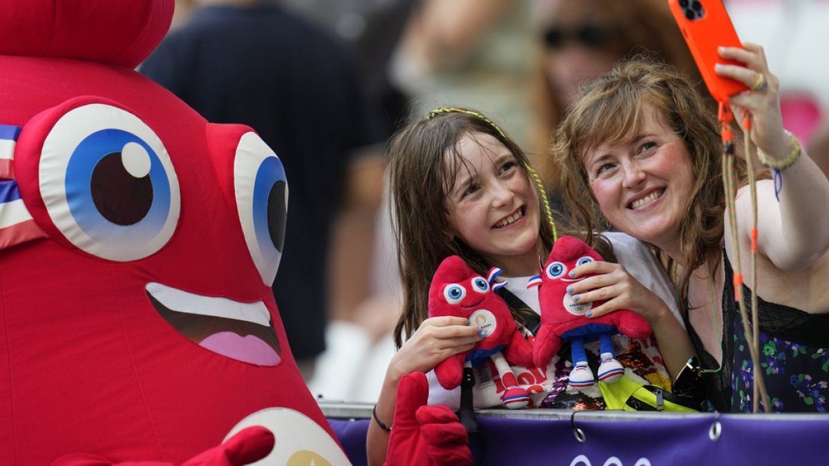 Paris 2024 Olympic Mascot chinese.galaxykids.ai