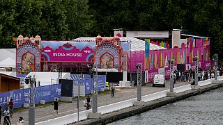 A casa da Índia é vista perto do canal no Parc de la Villette durante os Jogos Olímpicos de verão de 2024 em Paris